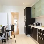 Joivy Stunning 3br Apt With Balcony, Nearby Saldanha Subway & Ist * Lisboa
