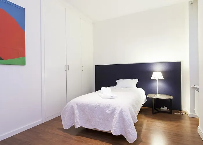 Joivy Stunning 3br Apt With Balcony, Nearby Saldanha Subway & Ist