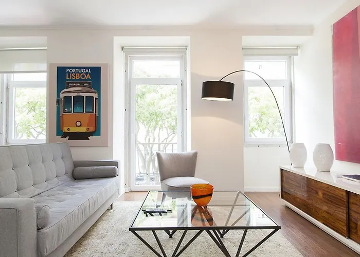 Апартаменты Joivy Stunning 3br Apt With Balcony, Nearby Saldanha Subway & Ist