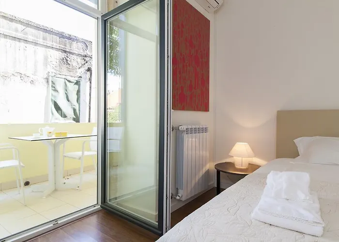 Apartament Joivy Stunning 3br Apt With Balcony, Nearby Saldanha Subway & Ist