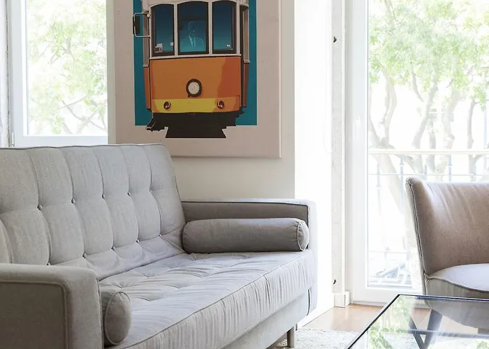 Joivy Stunning 3br Apt With Balcony, Nearby Saldanha Subway & Ist Apartament *