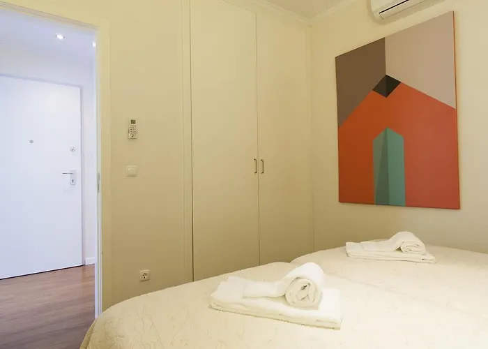 Apartament Joivy Stunning 3br Apt With Balcony, Nearby Saldanha Subway & Ist *