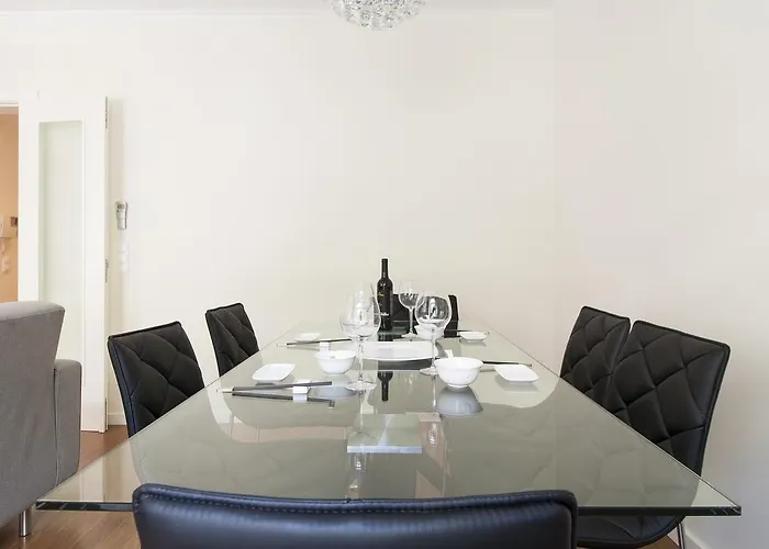 Joivy Stunning 3br Apt With Balcony, Nearby Saldanha Subway & Ist * Lizbona