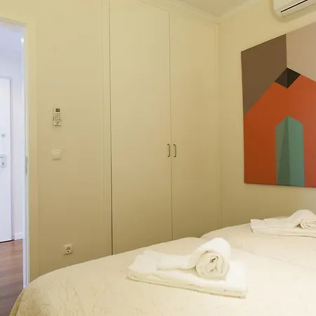Apartment Joivy Stunning 3br Apt With Balcony, Nearby Saldanha Subway & Ist *